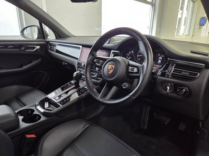 2023 Porsche Macan T