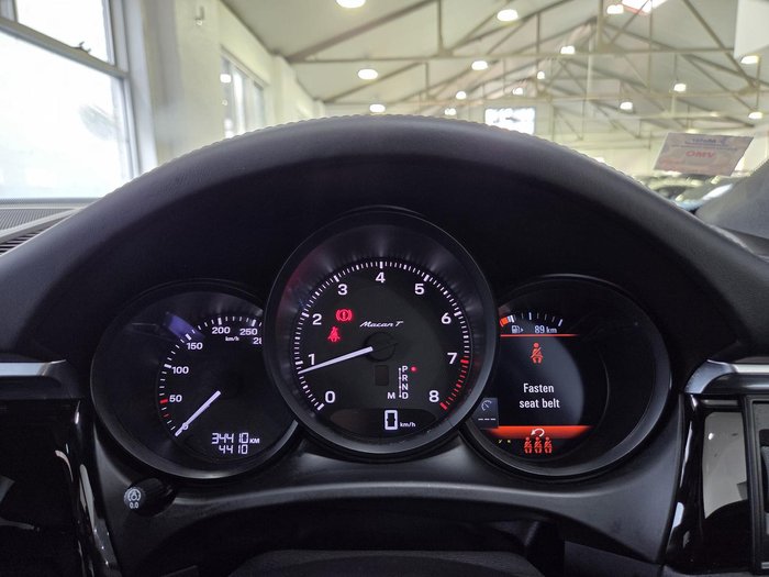 2023 Porsche Macan T