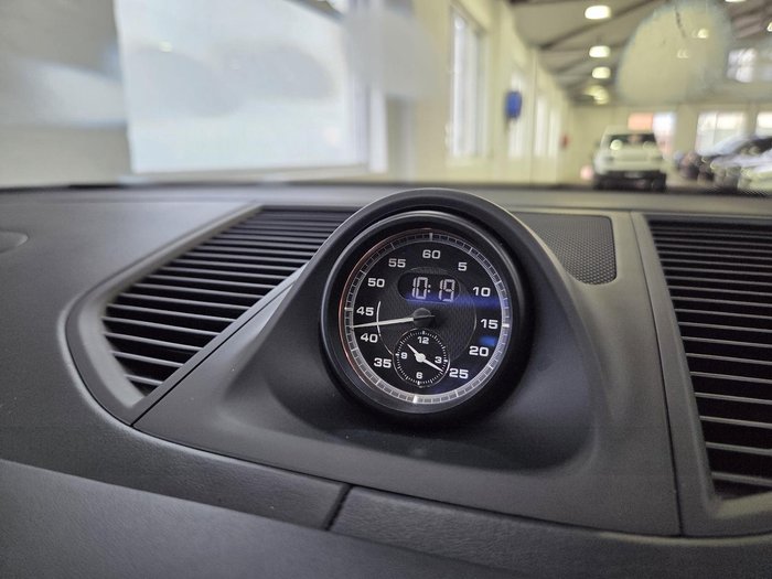2023 Porsche Macan T
