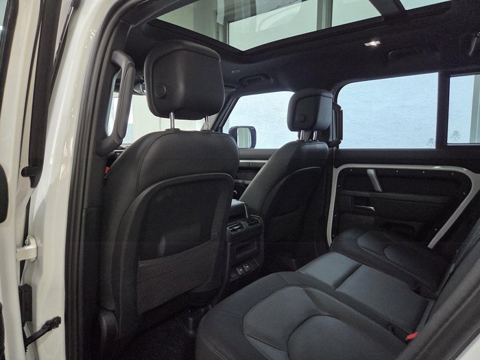 2023 Land Rover Defender 110 D300 X-Dynamic HSE