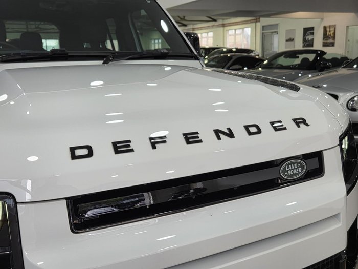 2023 Land Rover Defender 110 D300 X-Dynamic HSE