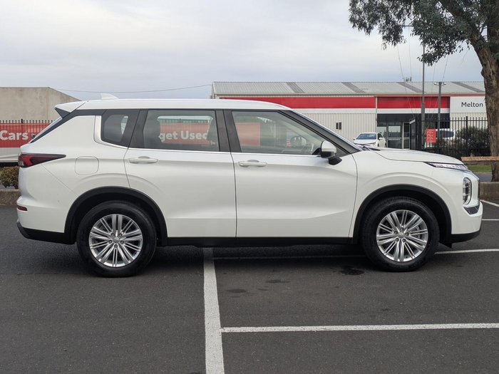 2023 Mitsubishi Outlander ES