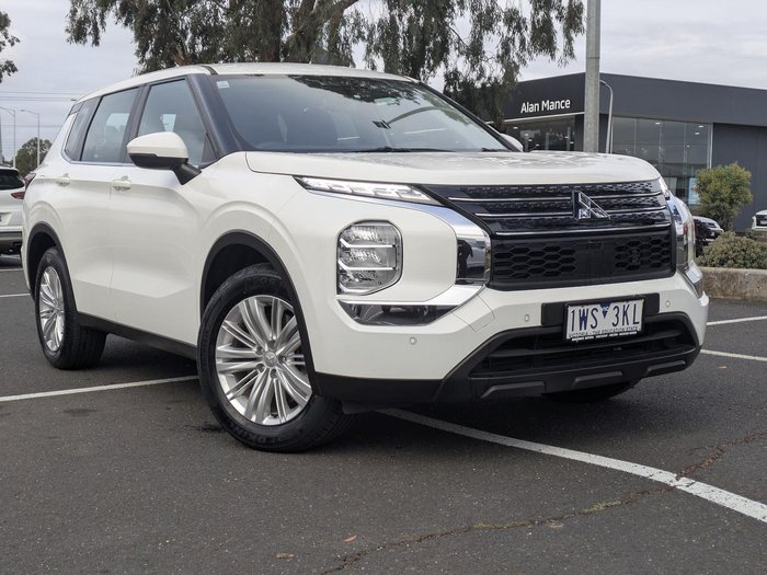 2023 Mitsubishi Outlander ES