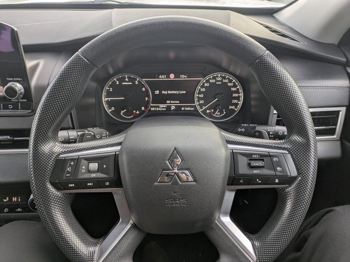 2023 Mitsubishi Outlander ES