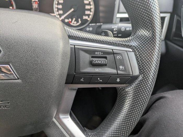 2023 Mitsubishi Outlander ES