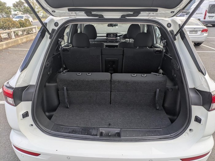 2023 Mitsubishi Outlander ES