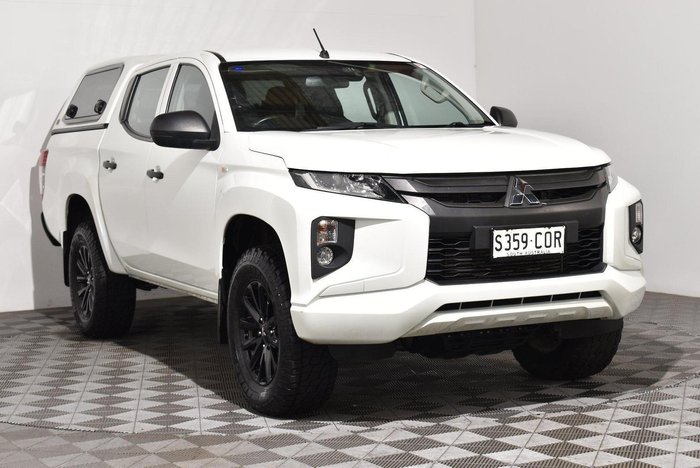 2022 Mitsubishi Triton GLX