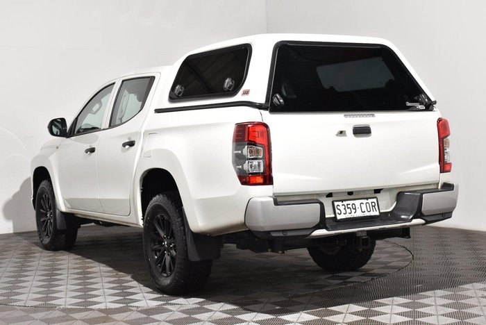2022 Mitsubishi Triton GLX