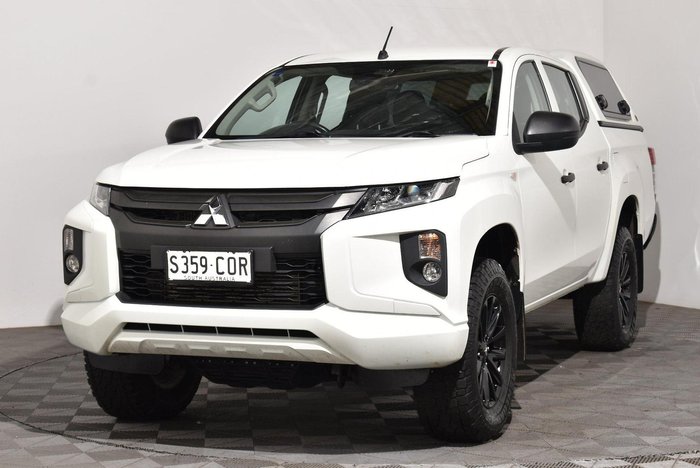 2022 Mitsubishi Triton GLX