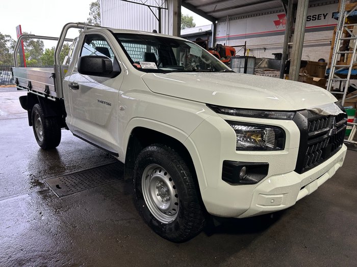 2026 Mitsubishi Triton GLX