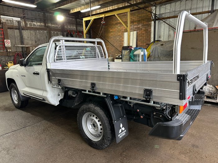 2026 Mitsubishi Triton GLX