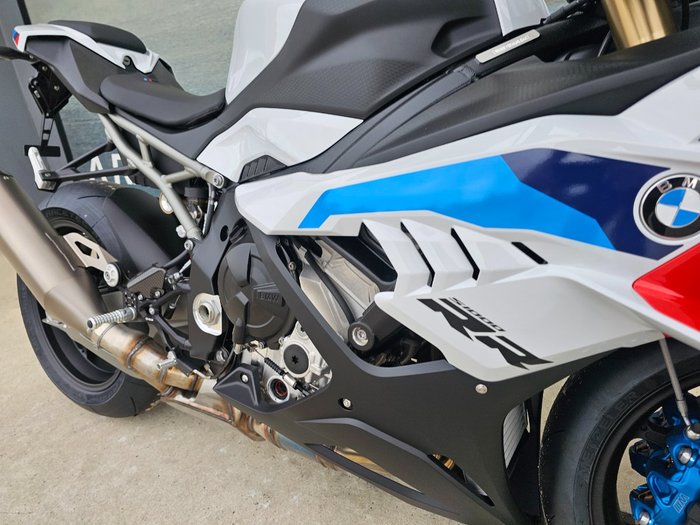 2026 BMW Motorrad S 1000 RR RACE Light white. (13-11)