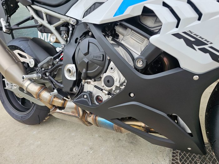 2026 BMW Motorrad S 1000 RR RACE Light white. (13-11)