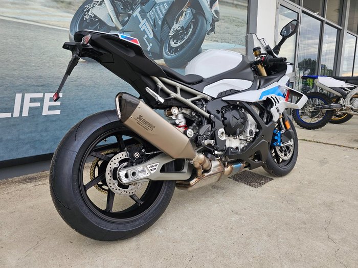 2026 BMW Motorrad S 1000 RR RACE Light white. (13-11)