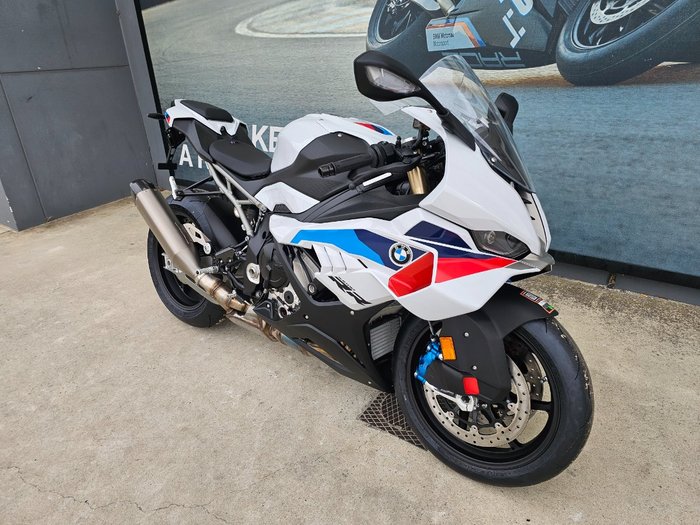 2026 BMW Motorrad S 1000 RR RACE Light white. (13-11)