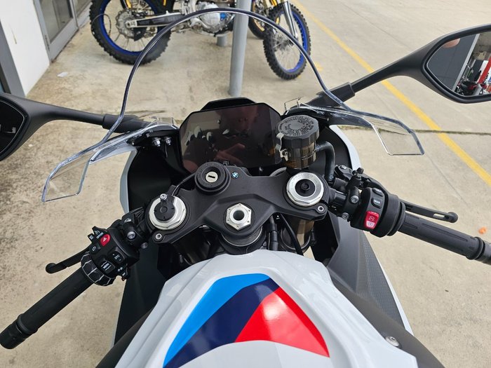 2026 BMW Motorrad S 1000 RR RACE Light white. (13-11)