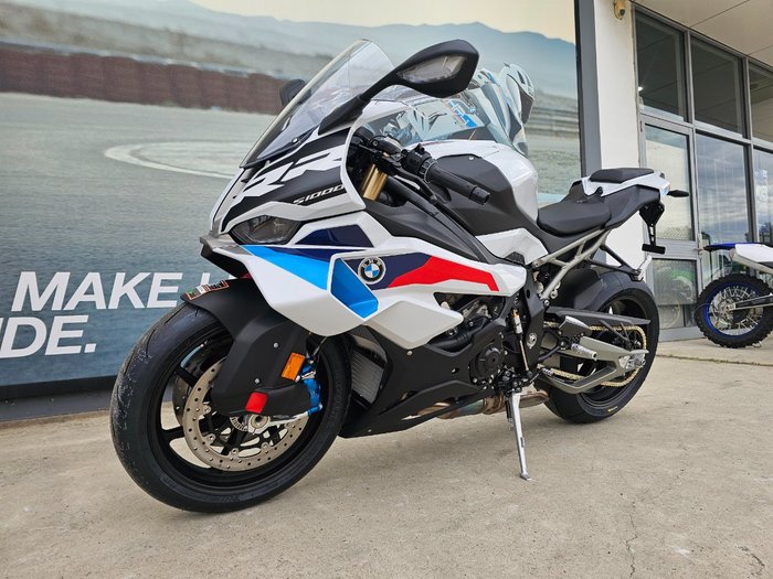 2026 BMW Motorrad S 1000 RR RACE Light white. (13-11)