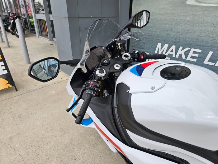 2026 BMW Motorrad S 1000 RR RACE Light white. (13-11)