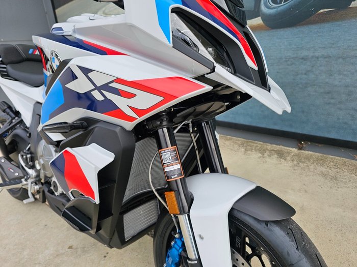 2026 BMW Motorrad M 1000 XR White