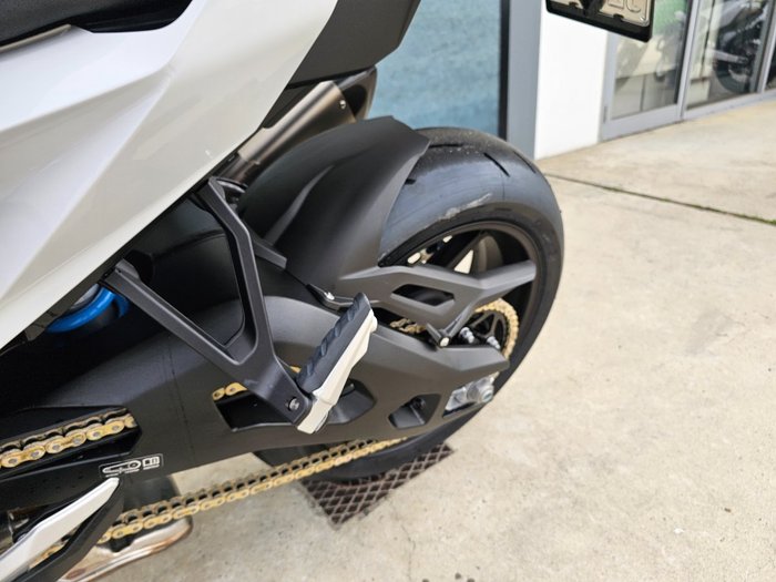 2026 BMW Motorrad M 1000 XR White