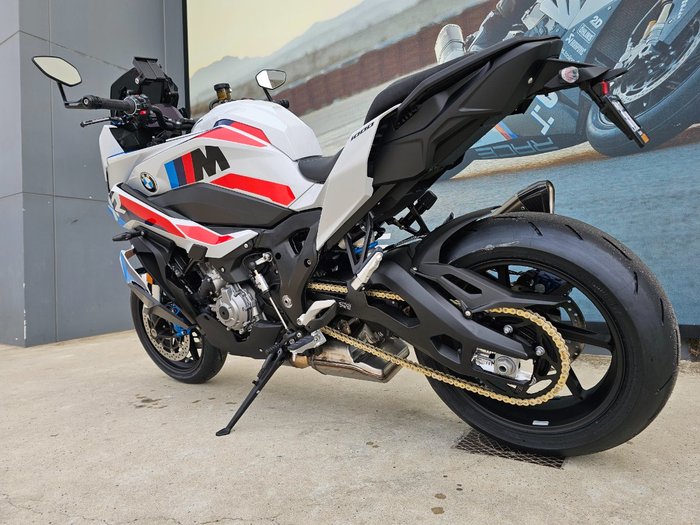 2026 BMW Motorrad M 1000 XR White