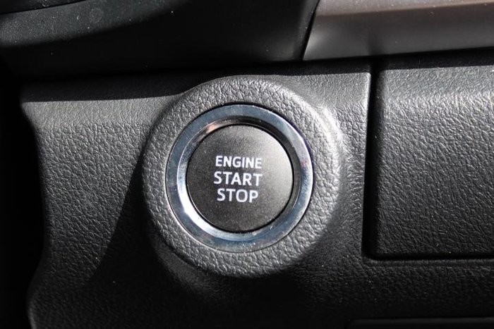 2024 Toyota Hilux SR5