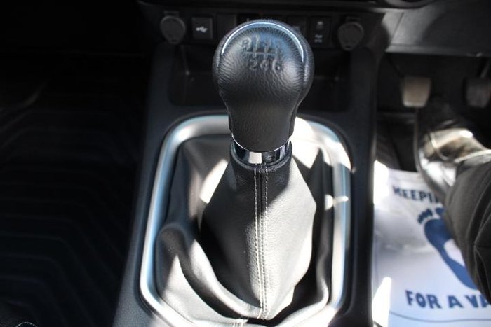2024 Toyota Hilux SR5