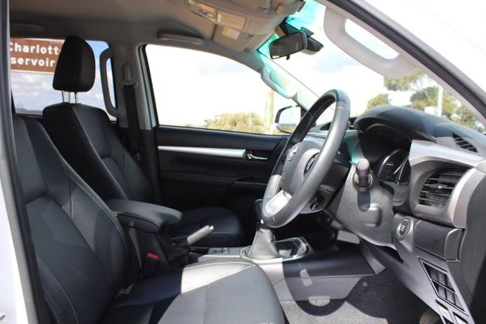 2024 Toyota Hilux SR5