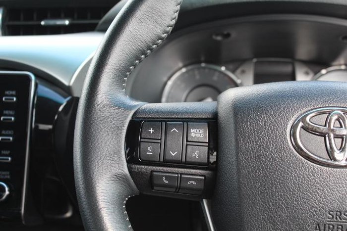 2024 Toyota Hilux SR5