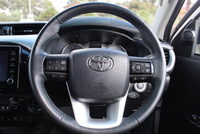2024 Toyota Hilux SR5