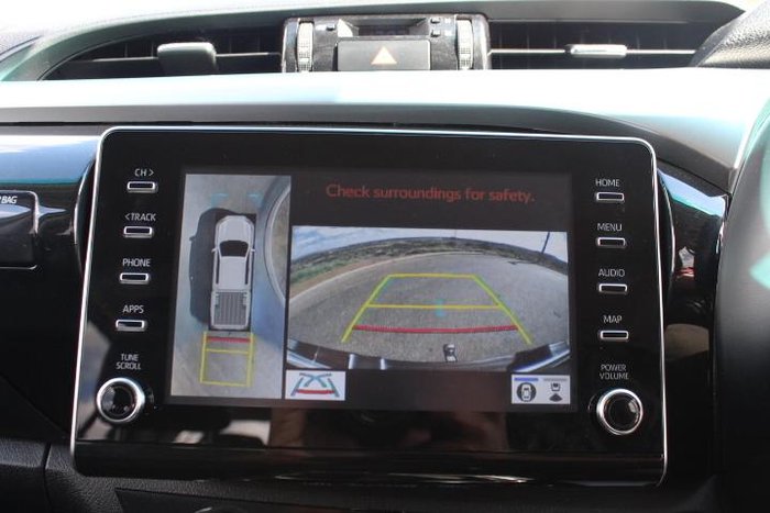 2024 Toyota Hilux SR5