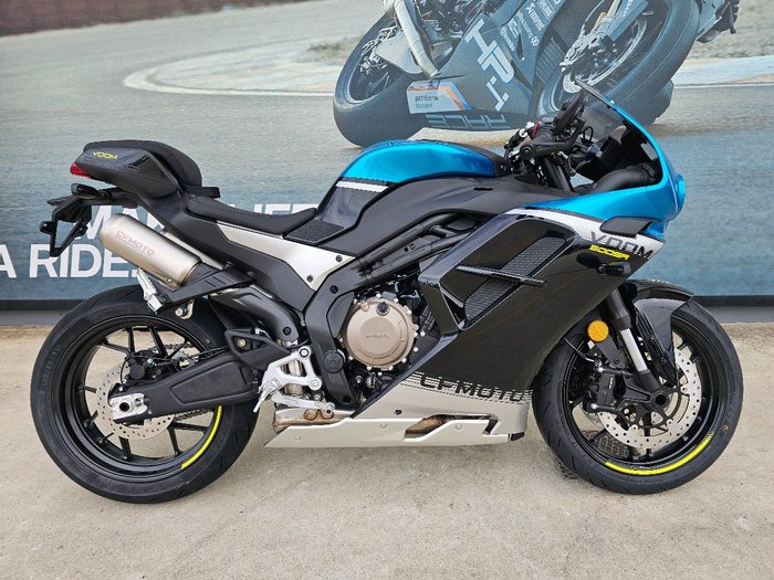 2025 CFMOTO 500 SR VOOM ZEPHYR BLU