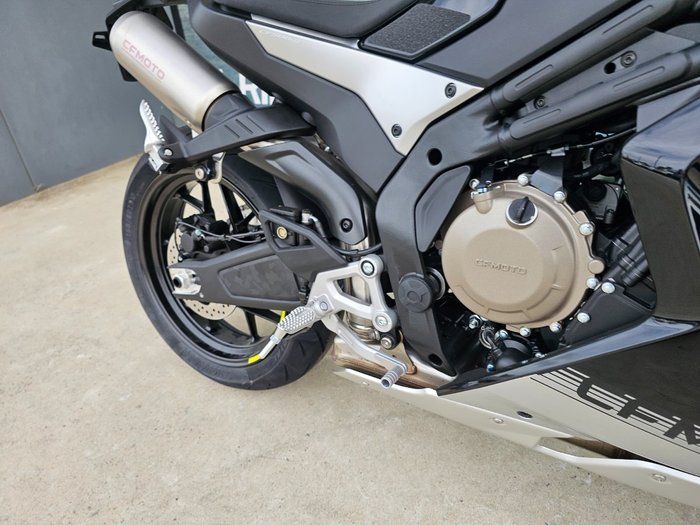 2025 CFMOTO 500 SR VOOM ZEPHYR BLU
