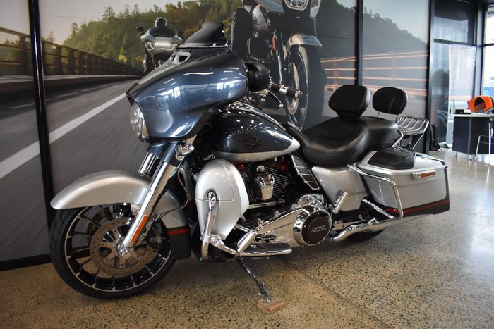 2019 HARLEY-DAVIDSON FLHXSE CVO STREET GLIDE