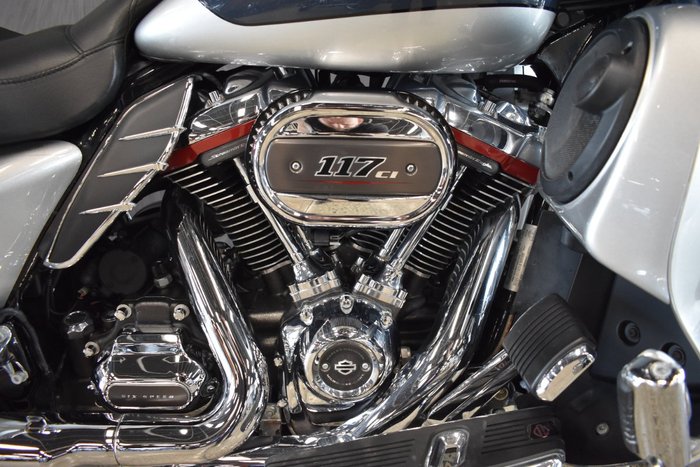 2019 HARLEY-DAVIDSON FLHXSE CVO STREET GLIDE