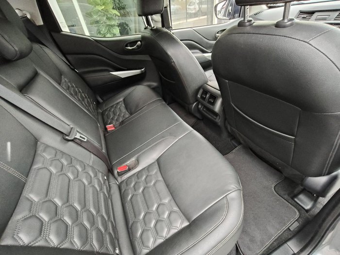 2021 Nissan Navara ST-X