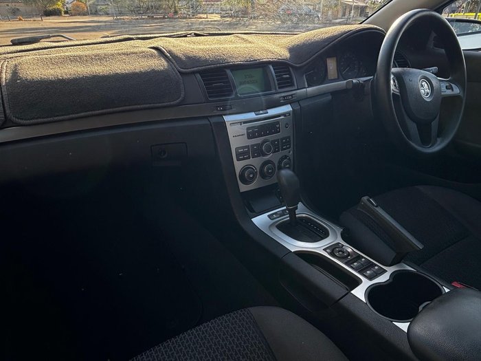 2009 Holden Commodore Omega VE MY09.5 Heron White