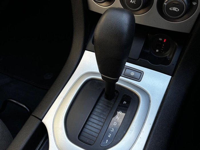 2009 Holden Commodore Omega VE MY09.5 Heron White