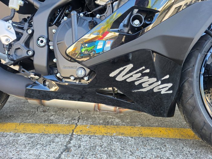 2025 Kawasaki NINJA 400 ZX-4R BLACK