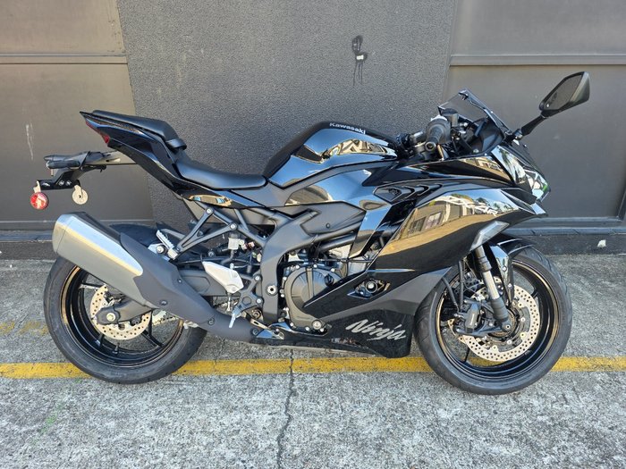 2025 Kawasaki NINJA 400 ZX-4R BLACK