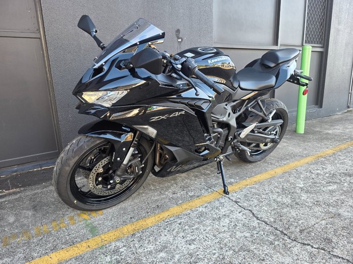 2025 Kawasaki NINJA 400 ZX-4R BLACK
