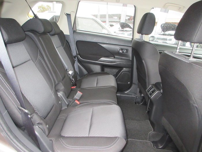2021 Mitsubishi Outlander ES