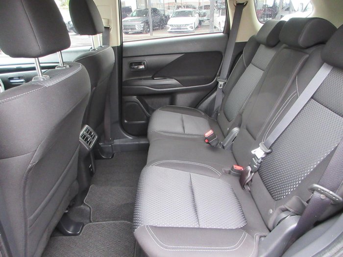 2021 Mitsubishi Outlander ES