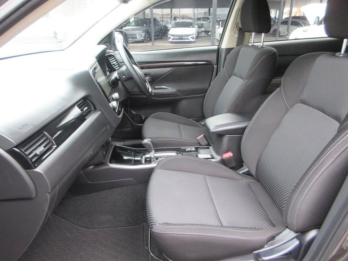 2021 Mitsubishi Outlander ES