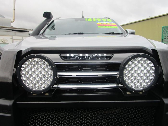 2022 Isuzu MU-X LS-T