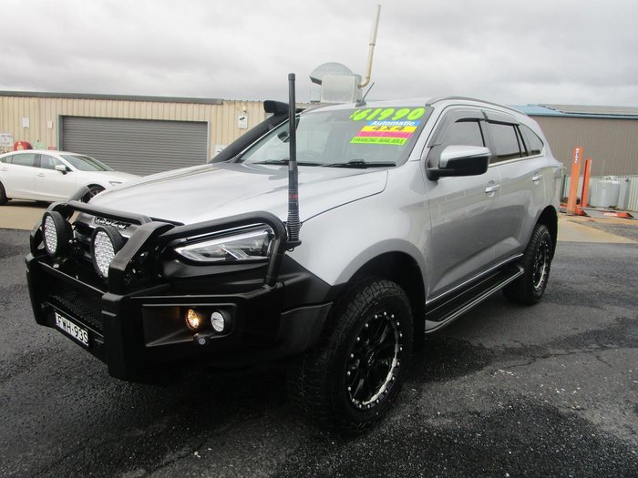 2022 Isuzu MU-X LS-T