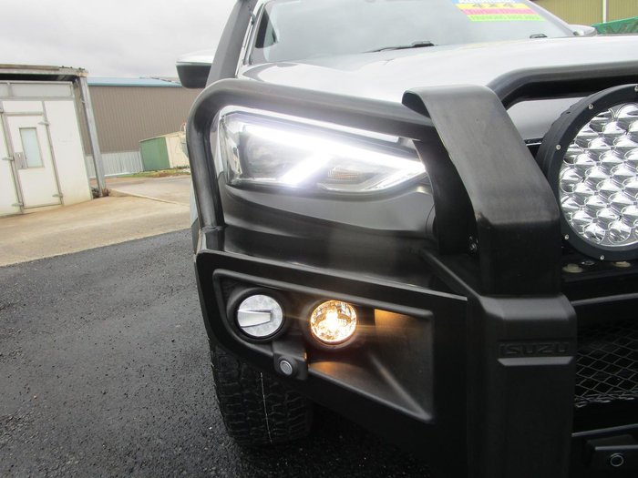 2022 Isuzu MU-X LS-T