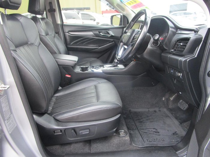 2022 Isuzu MU-X LS-T
