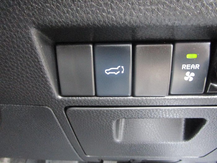 2022 Isuzu MU-X LS-T