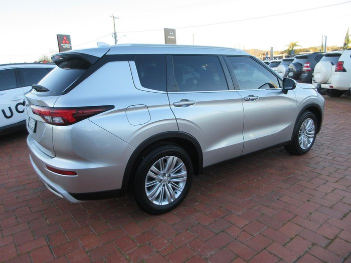 2021 Mitsubishi Outlander LS